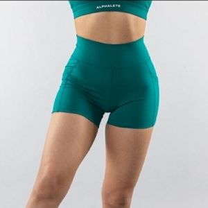 alphalete surface pocket shorts